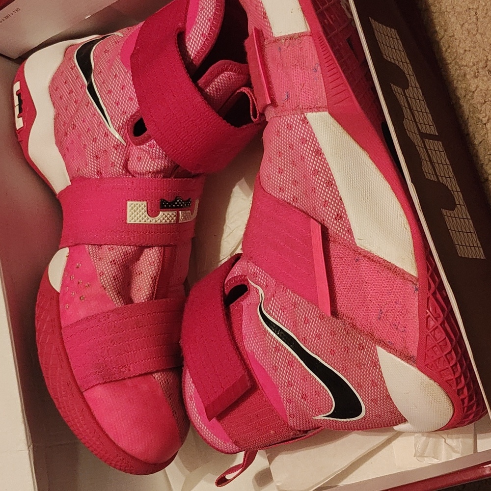 LeBron Soldier 10 Pink 🩷
